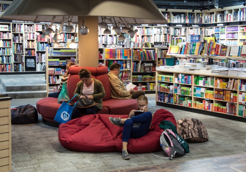 ecommerce-CONTES-min_books_bookstore_book_reader_readers_reading_shop_sale_books-849006